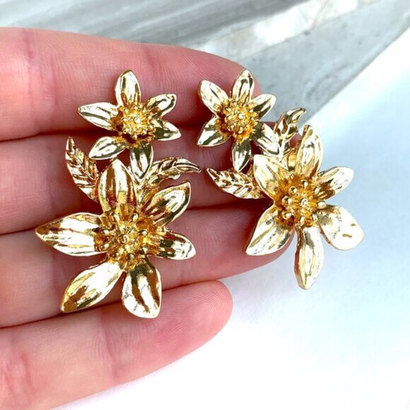 NEW~ Anthropologie Shashi Double Flower Drop Gold Earrings - Picture 2 of 7